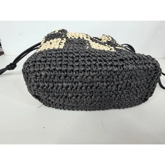 Universal Thread Straw Checker Drawstring Crossbody Bag Black Natural NWT - Picture 8 of 10